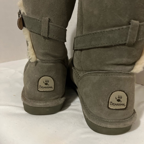 Bearpaw Boots Olive Green size 9 - Picture 2 of 11